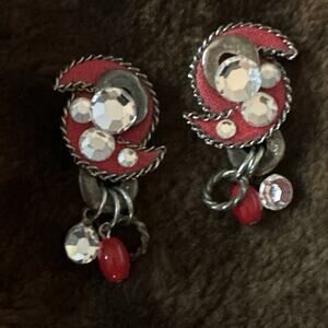 VTG 80'S SINS RUNWAY Large Red Boho ACRYLIC CRYSTALS DROP DANGLE CLIP EARRINGS